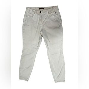 Judy Blue Light Beige Slim Straight Jeans